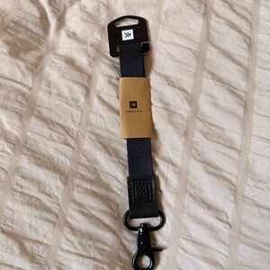 Thread wallets Black Keychain